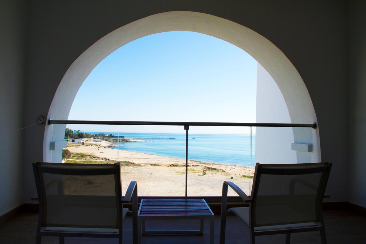 Deluxe Double or Twin Suite Sea View,1557753061:JPEG